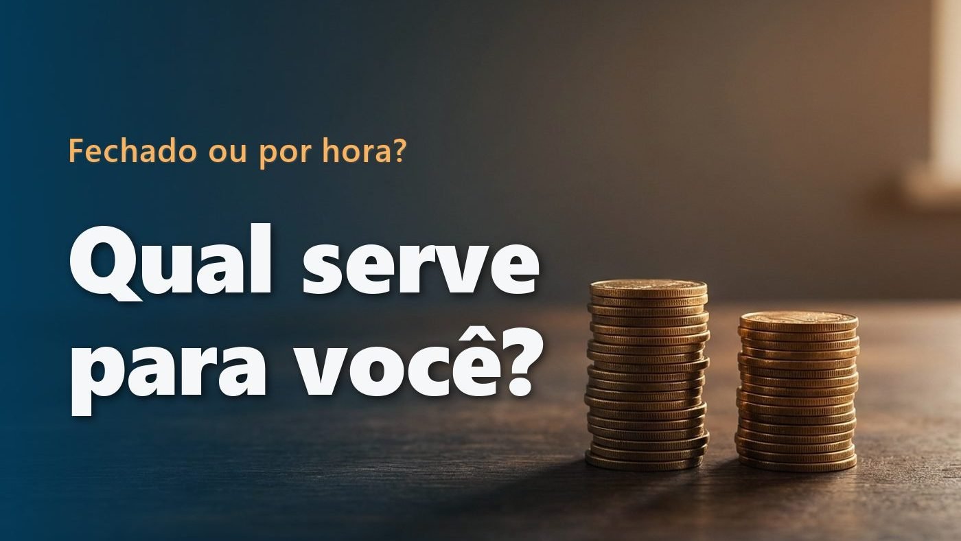 Duas pilhas de moedas de alturas ligeiramente diferentes lado a lado sobre uma mesa de madeira escura